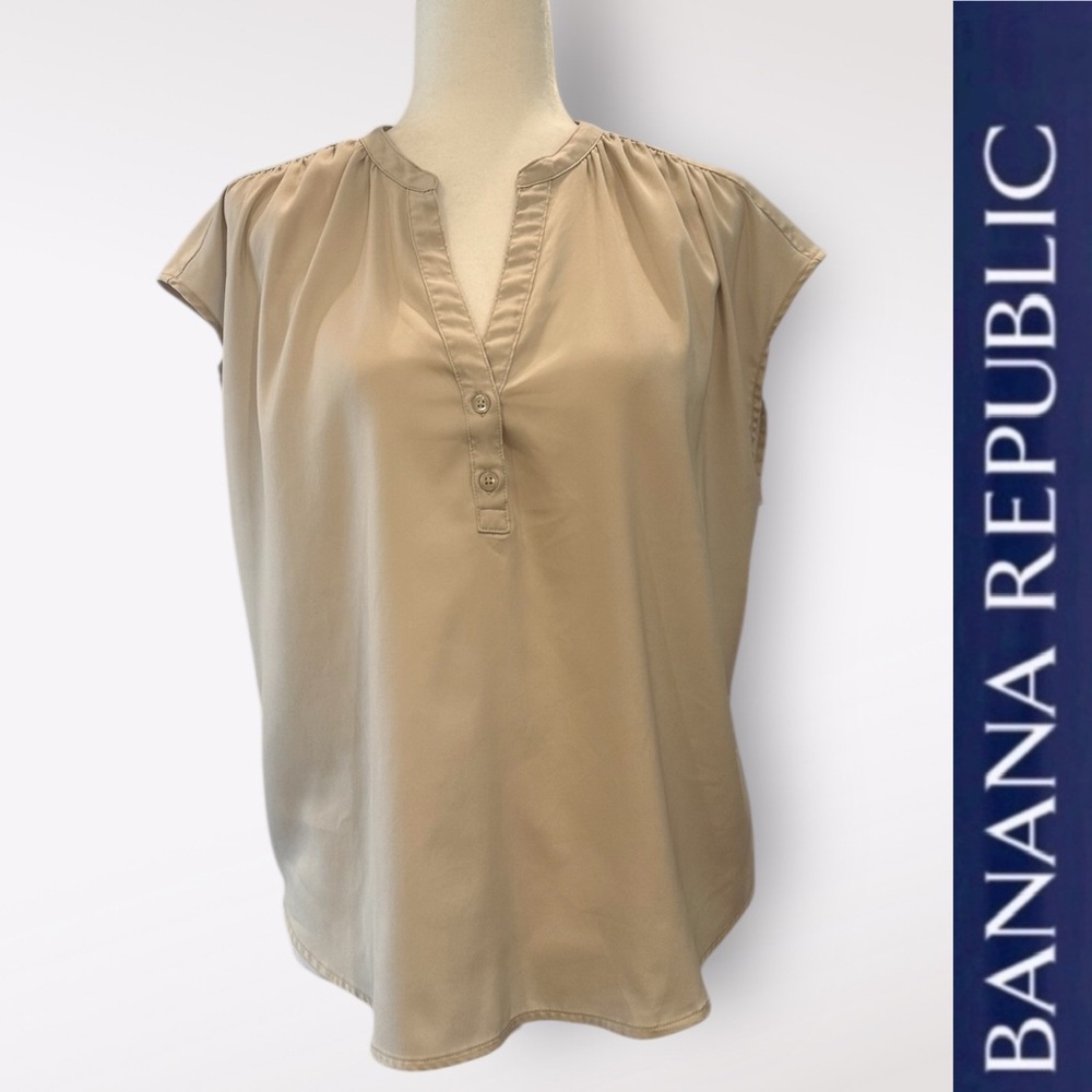 Banana Republic Button Down Dolman, Size M, MSRP‎ $50 - Picture 2 of 6